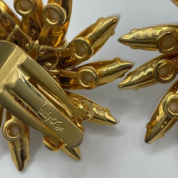 Vintage Judy Lee Clip On Earrings Milk Glass Rhinestone Starburst Pinwheel - Picture 6 of 8